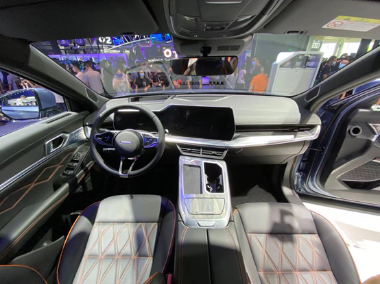 实拍哈弗神兽 ，造型比车名犀利，满油续航1000km