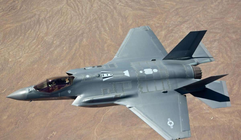 美F22和F35接连坠毁！英国人兴奋坏了：这次我们