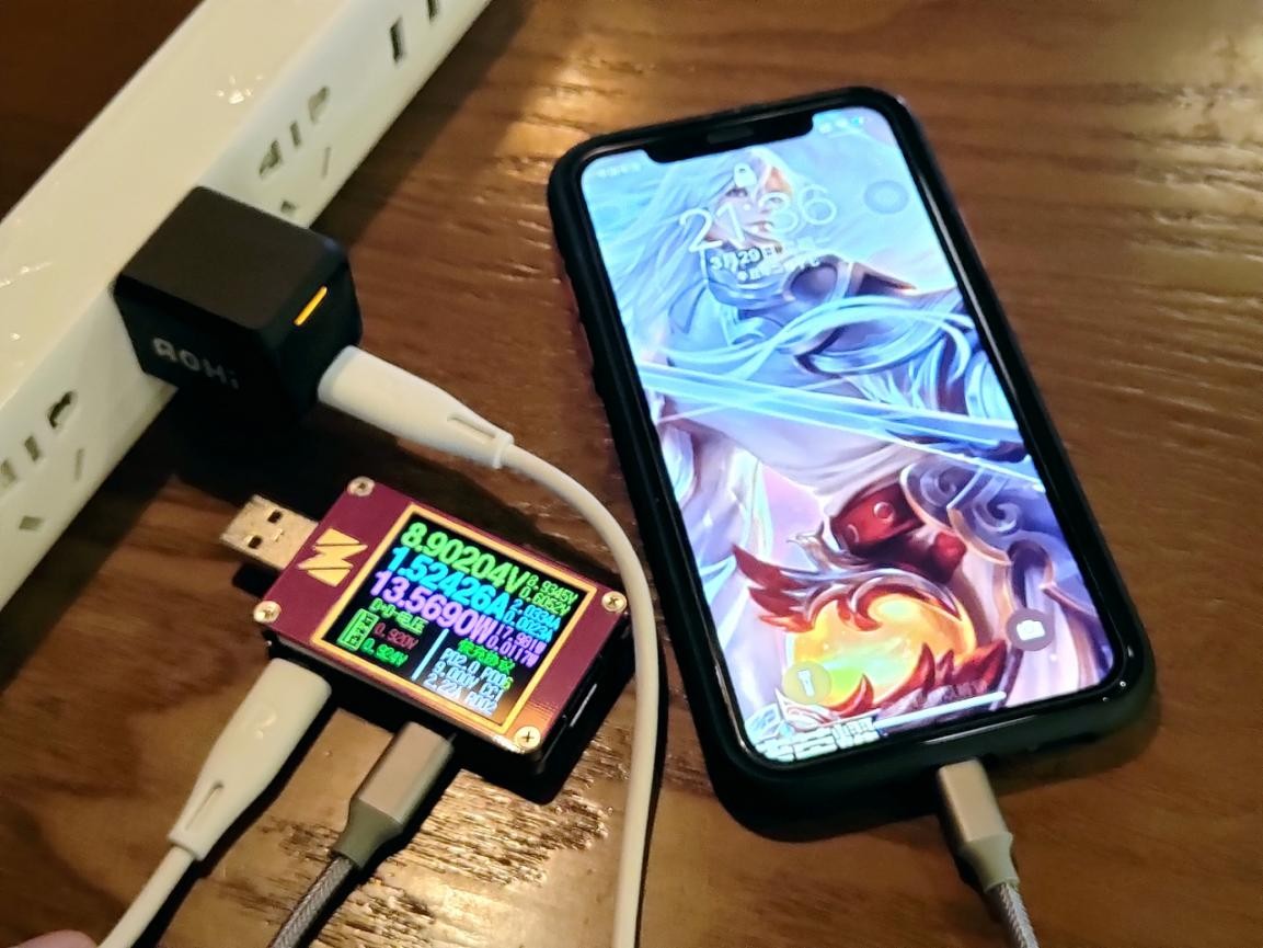 拇指般大小体积，AOHI Magcube 30W充电器上手体验