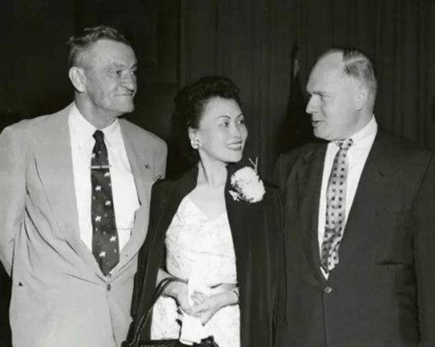 她是战地记者，嫁给美国丈夫后，陈香梅的最大