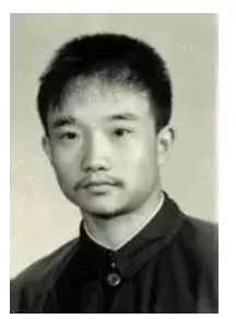 这个温州商人，卖眼镜起家，身价330亿，却从不接受采访，为啥