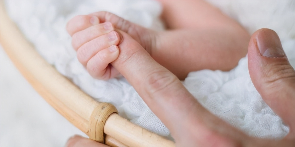 有種“真閨蜜”叫陳喬恩，探望安以軒母女，一個舉動盡顯高情商