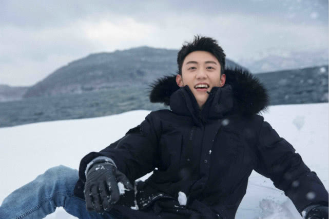 黄景瑜热搜被紧急撤下，对王雨馨控诉只字不提