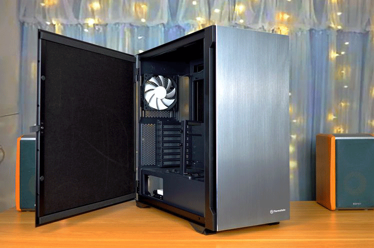 侧透机箱是主流？光污染更伤眼，Tt挑战者H8静音机箱体验