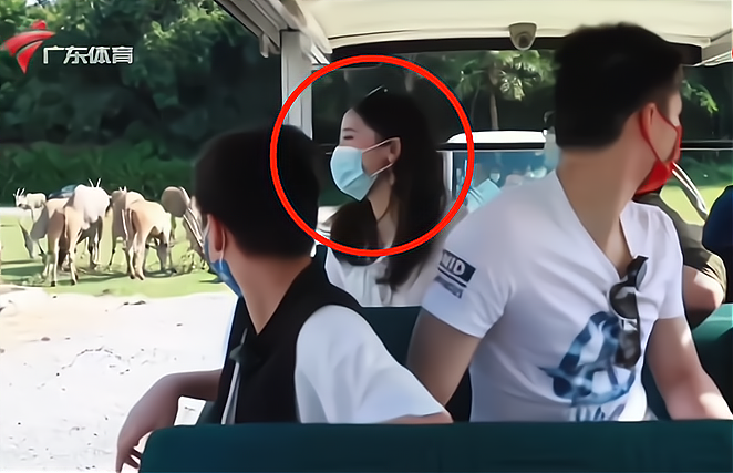 陈艾森带全红婵游玩，女友低调同行！没有秀恩爱抢镜，颜值很高