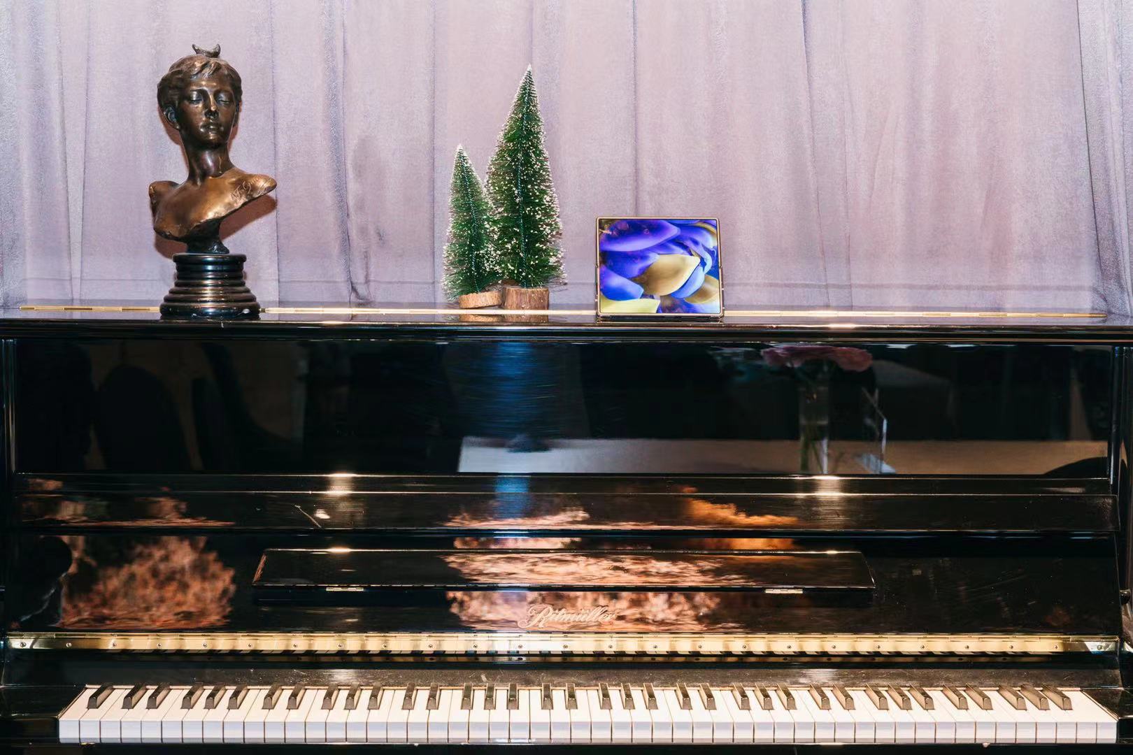 HUAWEI Mate X2先锋探享日落地重庆嘉陵江畔文化客厅