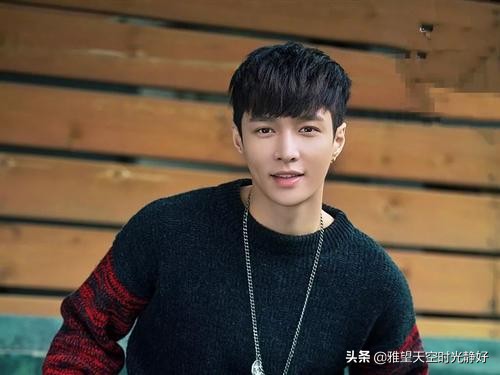 谁的笑容温暖了你的岁月，惊艳了你的时光？（男明星笑容合集）