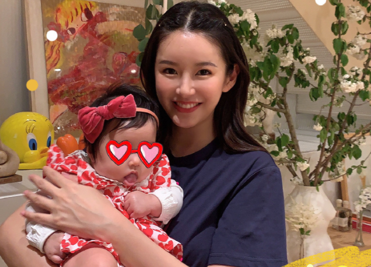 张子萱二胎后生图流出，被吐槽P图过度，身材臃