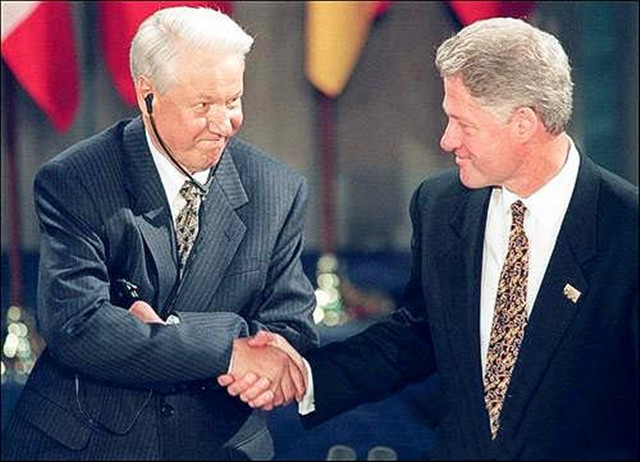 当年还在掌控俄罗斯的叶利钦为啥那么急三火四地让位让权于普京？