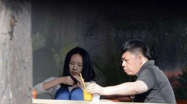 被前男友暴打、星途黯淡多年，“美强惨”女星