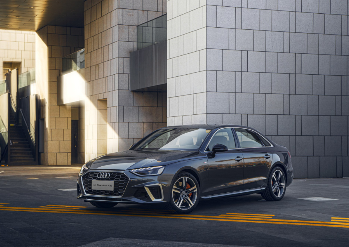 性能实用两不误，奥迪A4L外型亮眼，8.2秒破百