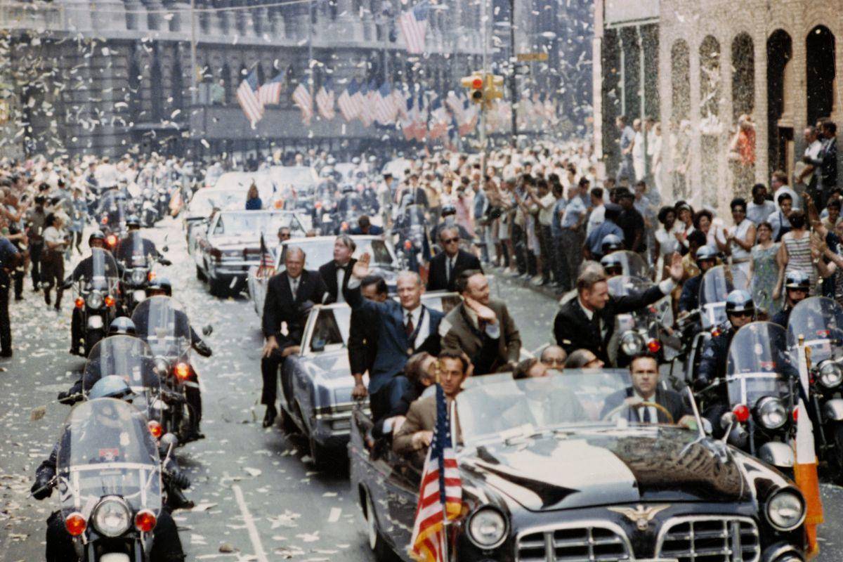 美国赠送的月岩被证实是假货，荷兰网友：这国