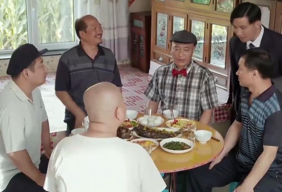 东北特色大锅菜，排骨大鹅双拼铁锅炖，放眼看去全是土豆