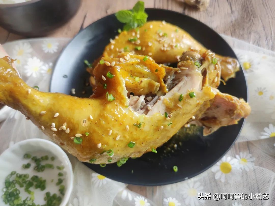 电饭煲盐焗鸡，手残党也能做出香喷喷的鸡腿肉，下饭刚刚好