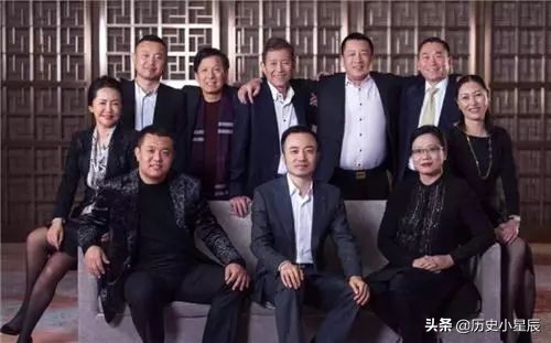 靠一张嘴“骗”国人百亿，只有初中学历，移居他国享受国宾待遇？