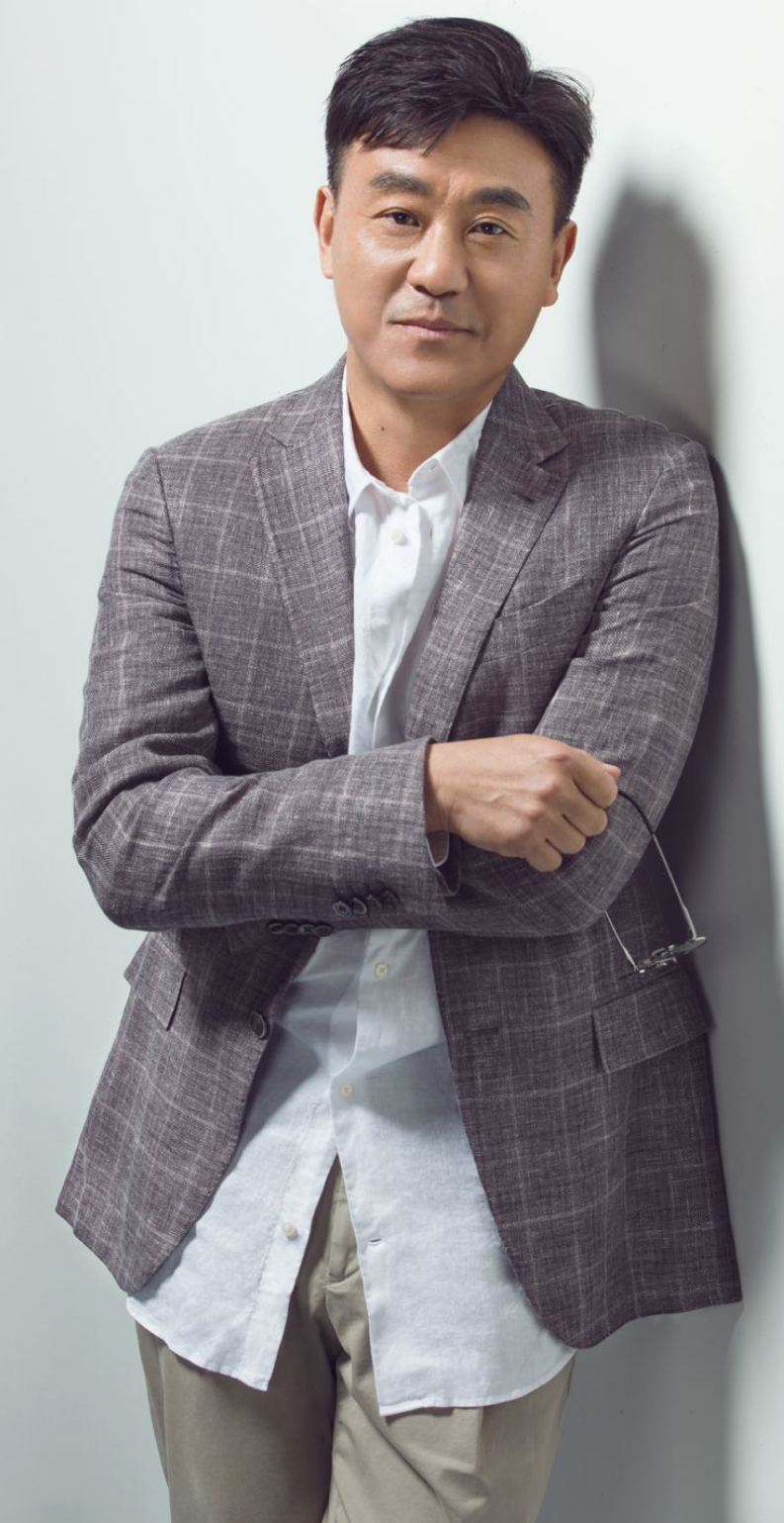 老戏骨演技炸裂，王劲松刘奕君深入人心，他将小鲜肉骂哭