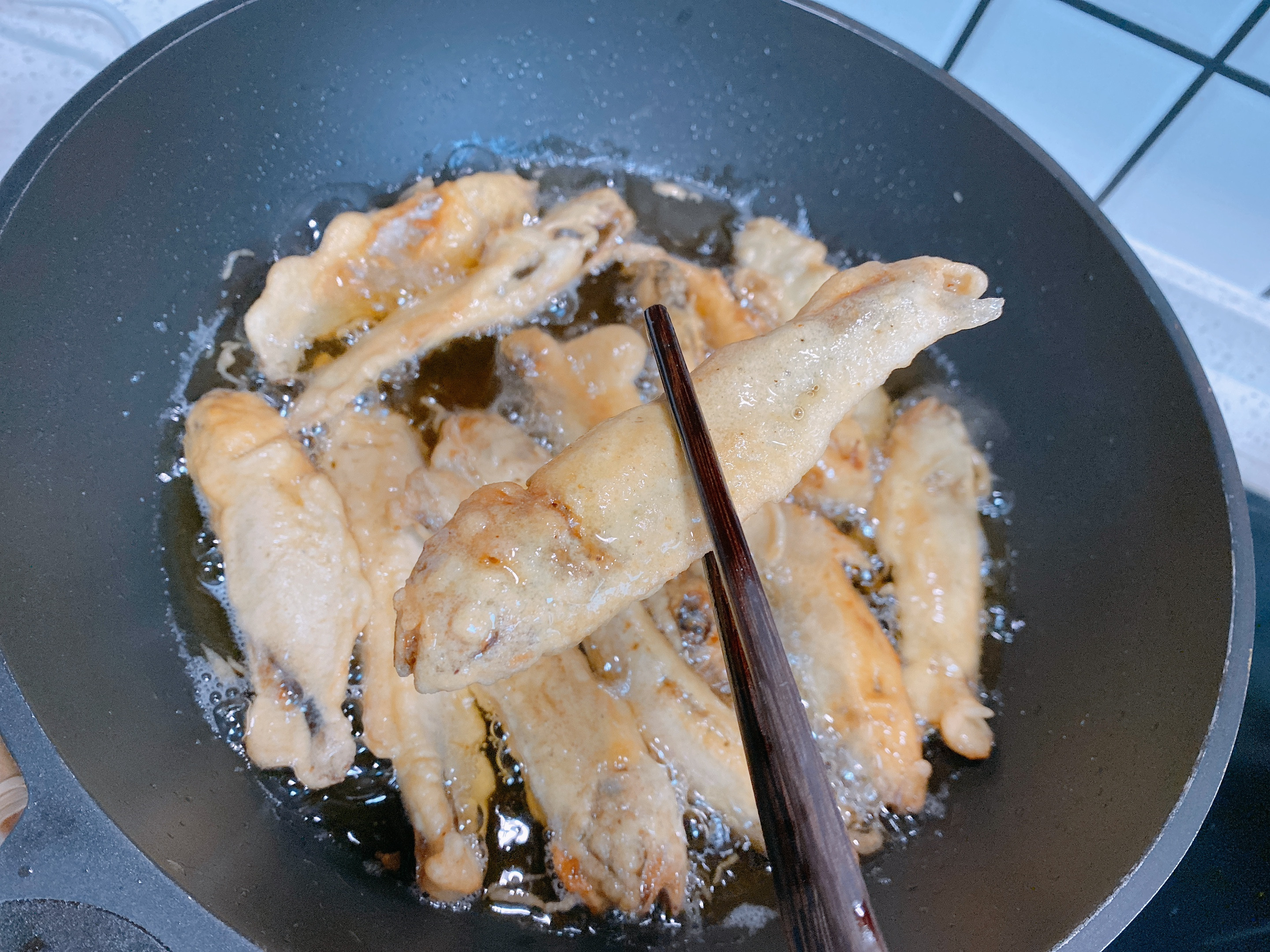 春節下酒菜乾炸小黃魚，麵糊很關鍵，這樣做酥脆掉渣，涼了不回軟