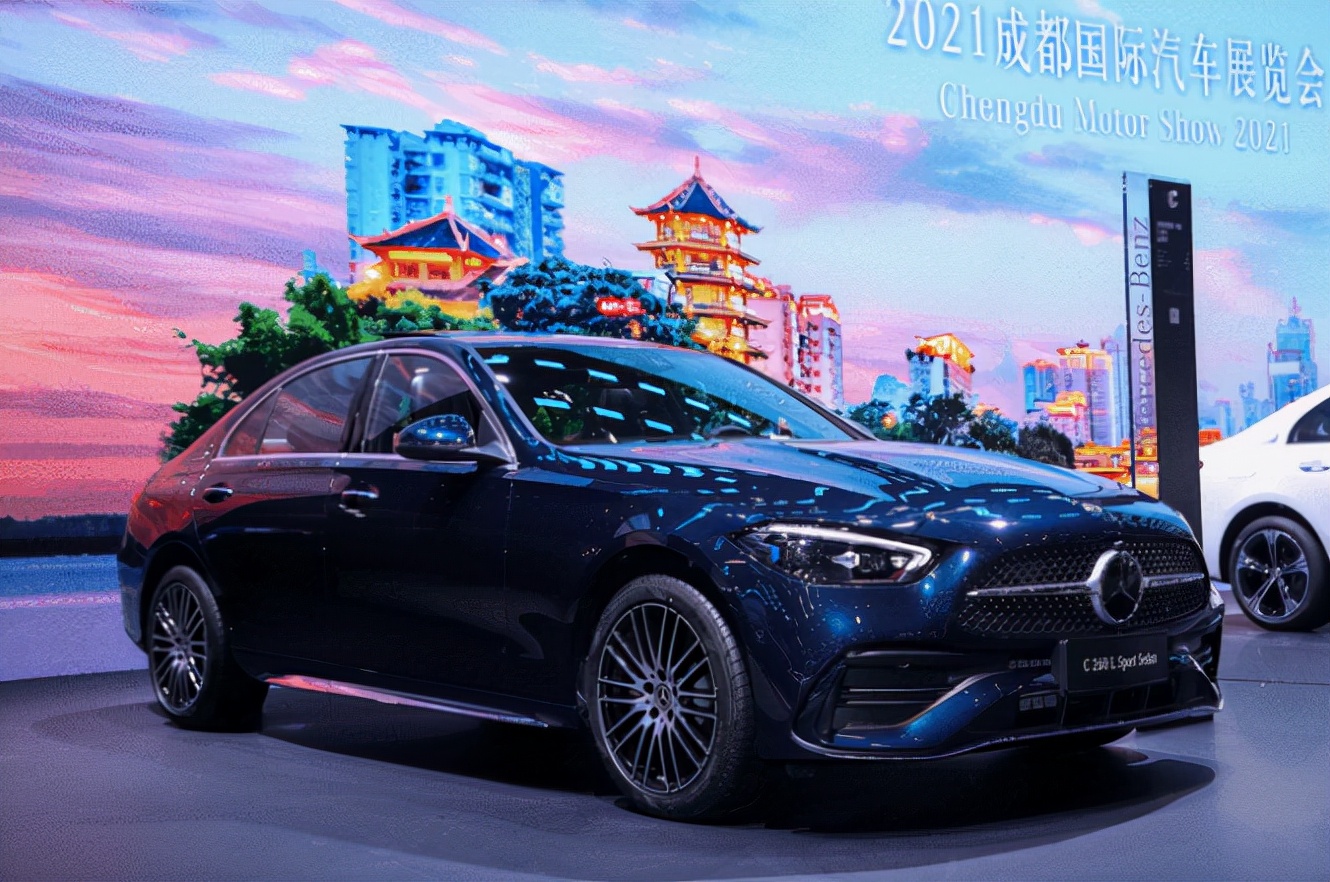 全系1.5 T售32.52万-36.92万 全新奔驰C长轴距版亮相<a target=