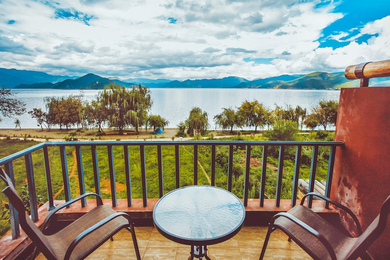 Coming to Lugu Lake will make people wonder if they are willing to forget the time and forget themselves in their dreams