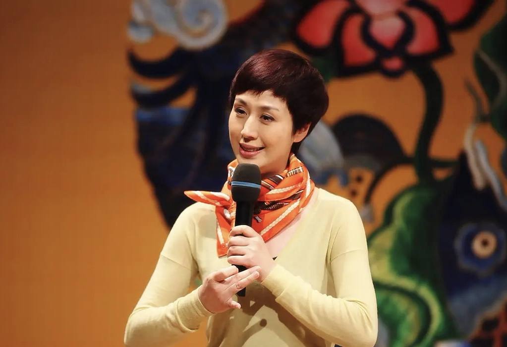 李诚儒住豪宅娶娇妻，儿子却辍学、买不起房，