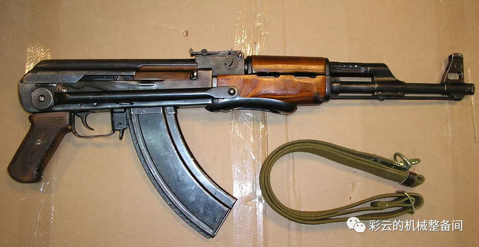为什么AK-47退役得早？因为AKM更好啊