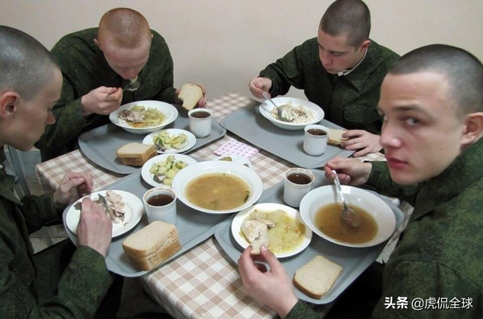 俄防长绍伊古视察食堂：怎么没肉？俄军伙食太粗糙，乱炖貌如猪食