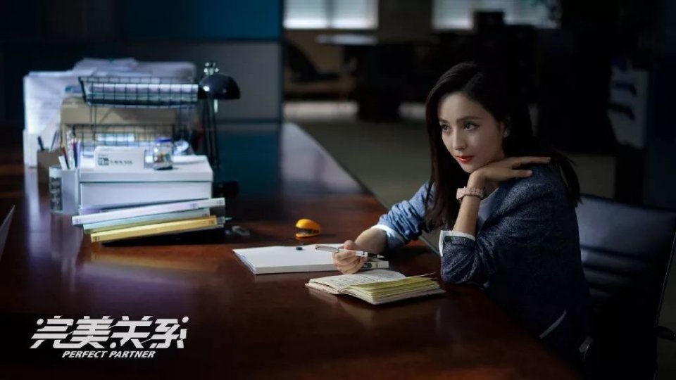 佟丽娅转型大花出演女总裁，熟龄大花为什么有着致命的魅力？