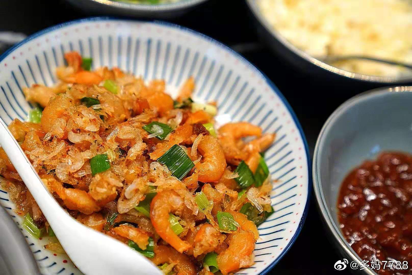 多妈晒出黄磊做的面，配料就有20种，网友：有满