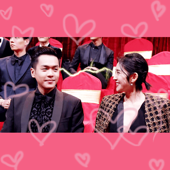 张若昀求婚时对唐艺昕说我非你莫属 网友直呼你羽皇的威仪何在？