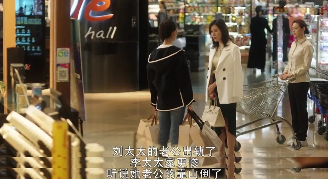 《三十而已》：富豪太太圈为什么被团灭？其实她们都是顾佳的托