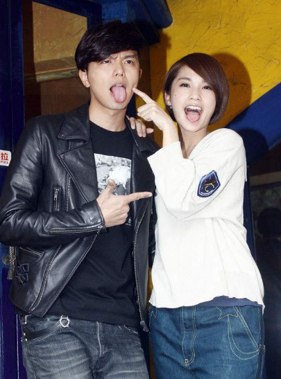 2020年末，回顾10位离世的港台名人，躲过疫情却