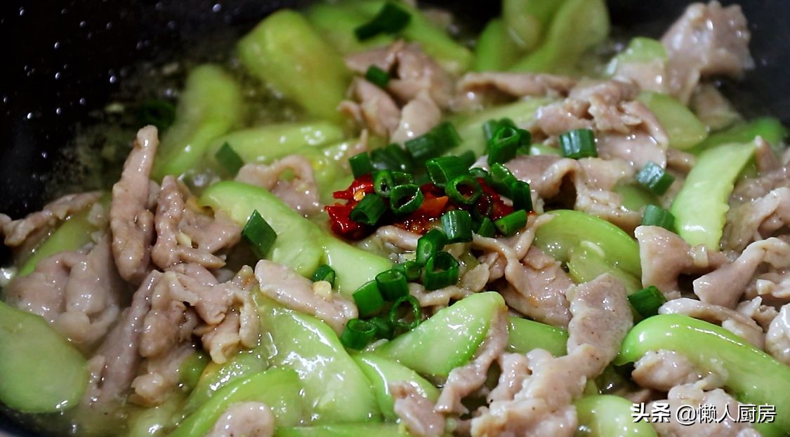 這是快手家常菜絲瓜炒肉片，豬肉這樣上漿，吃著嫩滑