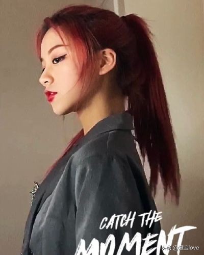 网红刀小刀为何总晒半身照？看到她全身照：这