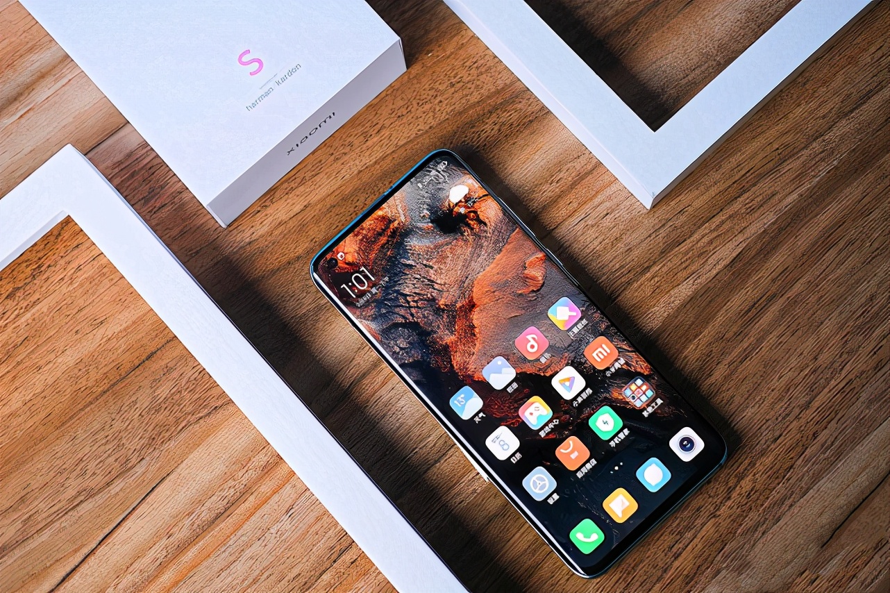 三千元预算，四款高配低价的手机，哪款更让人