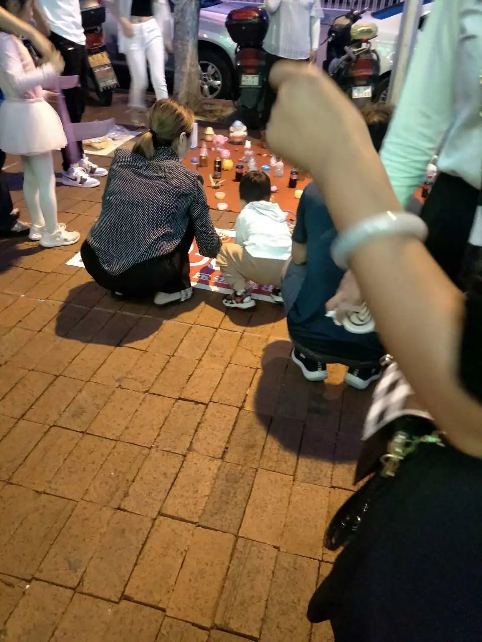 网友实地考察：在玉溪，摆地摊最赚钱的是这个