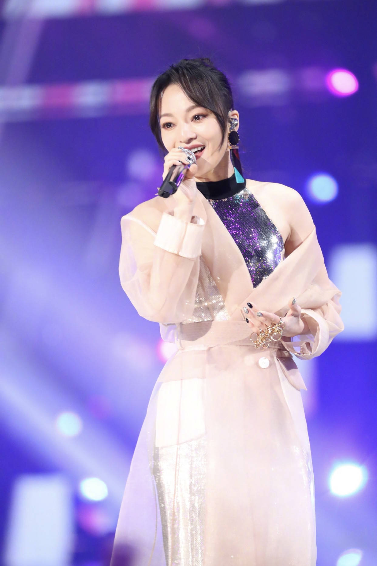 沉寂十年，再度翻红的张韶涵：我不做普通女孩