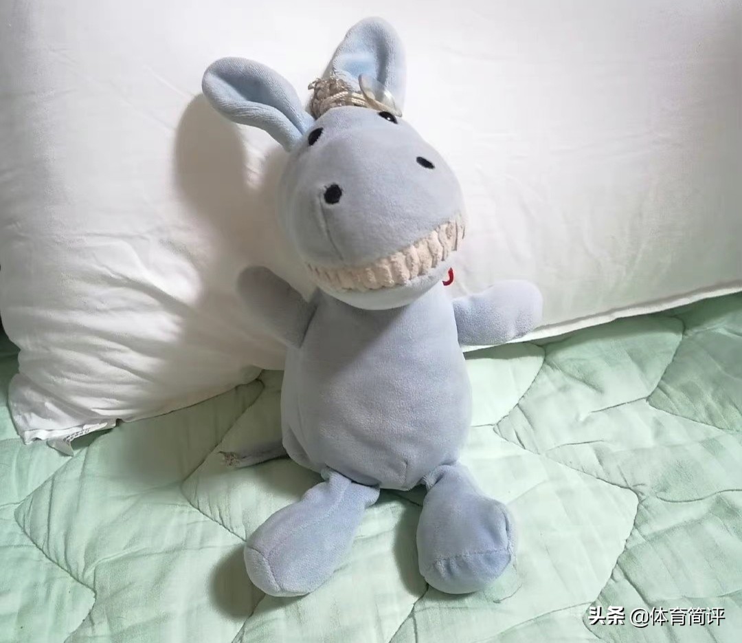 全红婵“不开心”！遗忘的娃娃被找到了，但是师姐没带自己一起玩