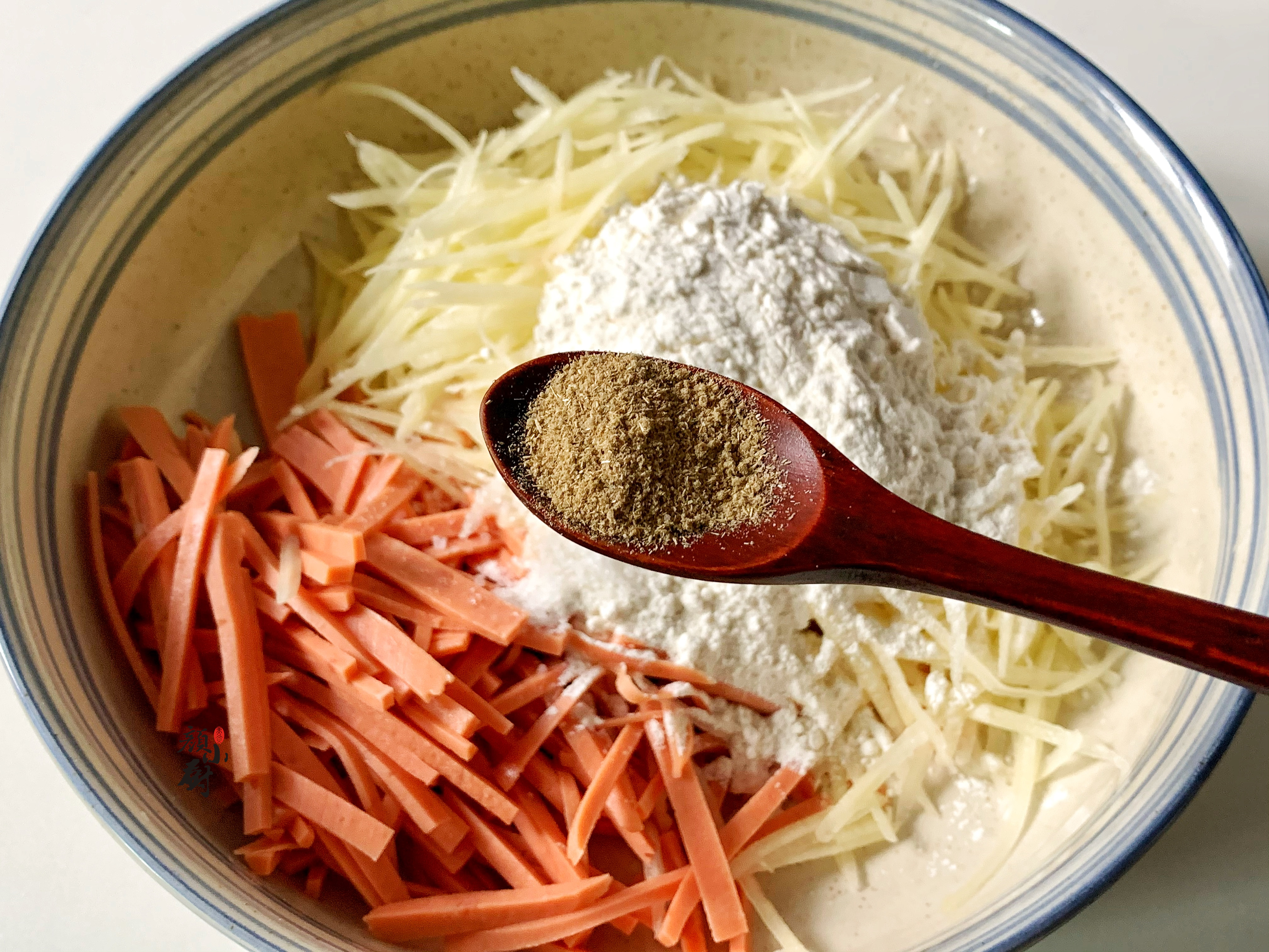 我家土豆從來不炒著吃，簡單一做，金黃香脆，大人小孩都愛吃