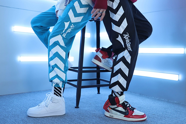 听说长裤   aj的搭配,才是初春帅哥们的正确搭配选择!