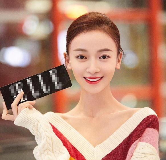 比吴谨言瘦10斤，赵露思却不显瘦，除了脸圆还有