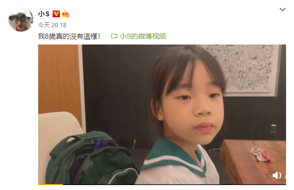 小S曬母女對話，許老三自稱三姐妹中她最美，對鏡wink超自信