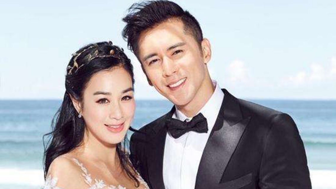 性感女神钟丽缇，离婚2次带3女，嫁小12岁的张伦硕后家庭美满
