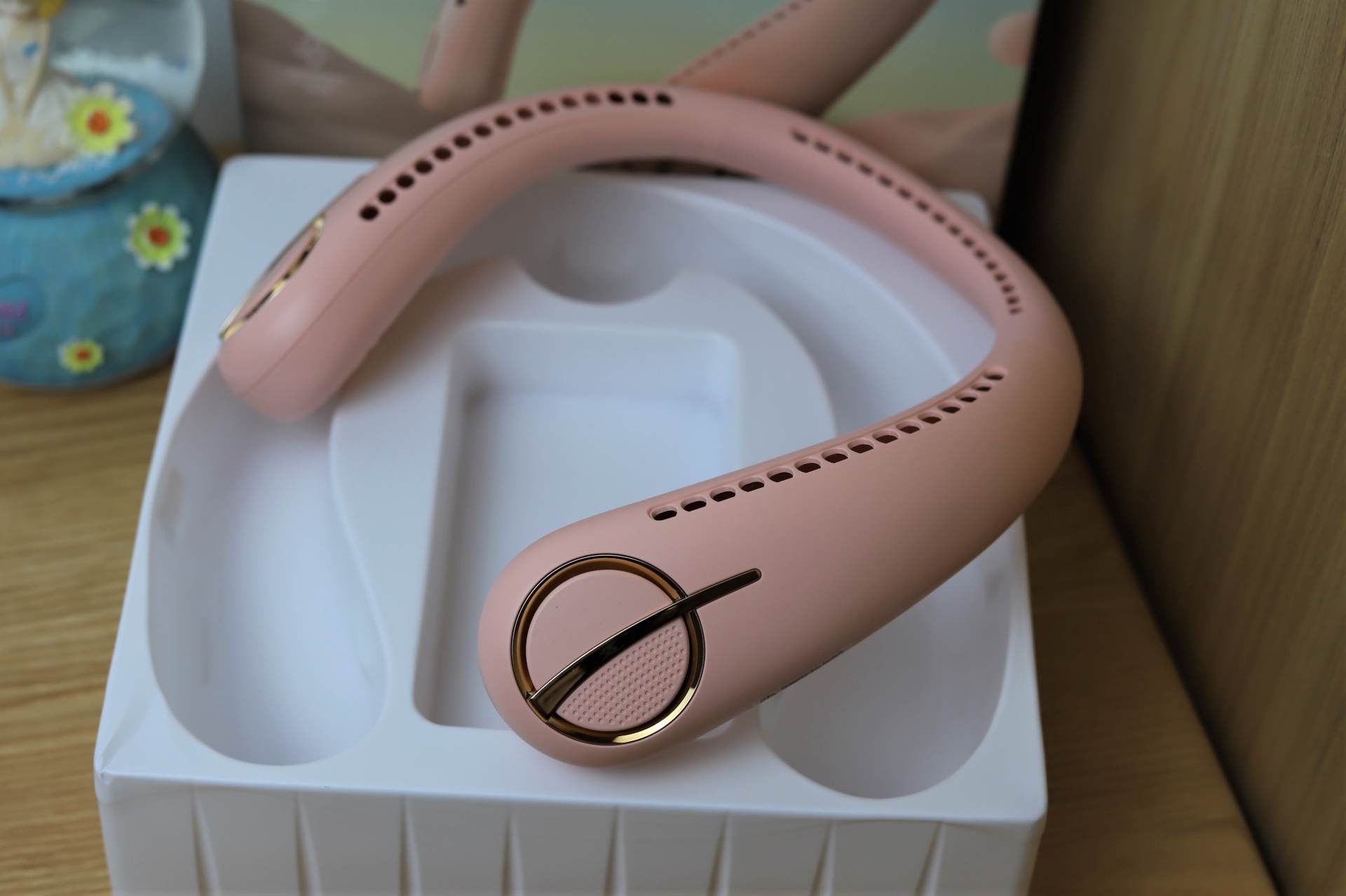 Benks F21负离子挂脖风扇轻体验：解放双手，劳动时的清凉神器