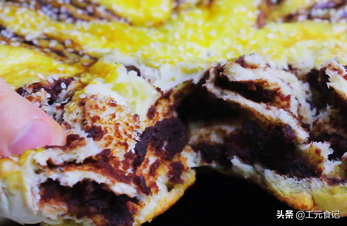 孩子最爱酸奶豆沙面包，不蒸不烤电饭煲一按，松软香甜比买的好吃