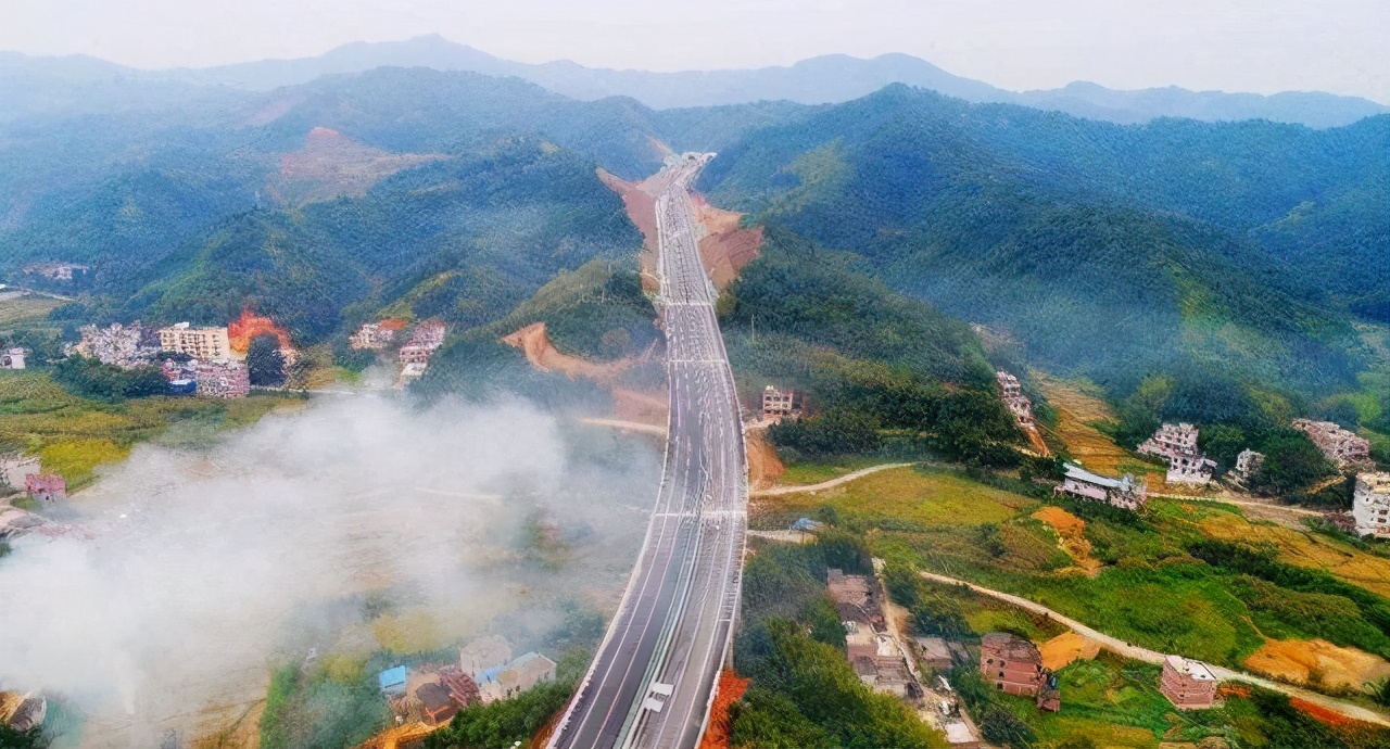 广东建的一条高速公路，总投资超190亿，助肇庆“县县通高速”