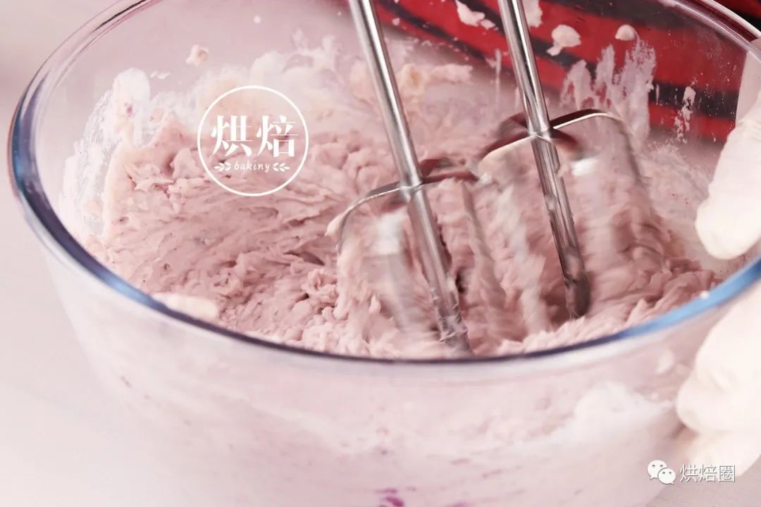 滿滿餡料集結所有好吃元素的虎皮芋泥三明治想不好吃都難