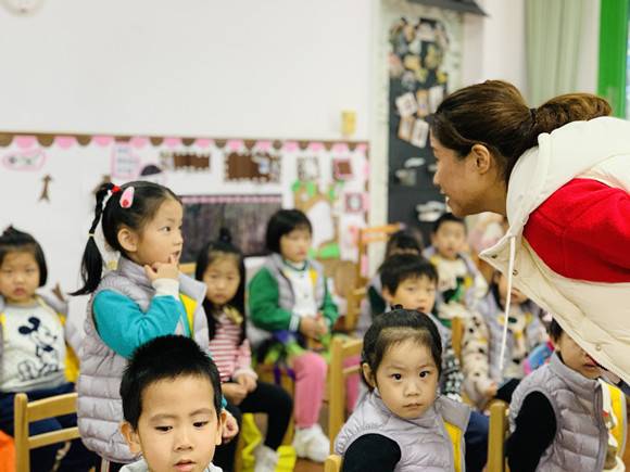 幼儿教师里非专业教师占多数，幼师人才紧缺到底缺在哪儿？