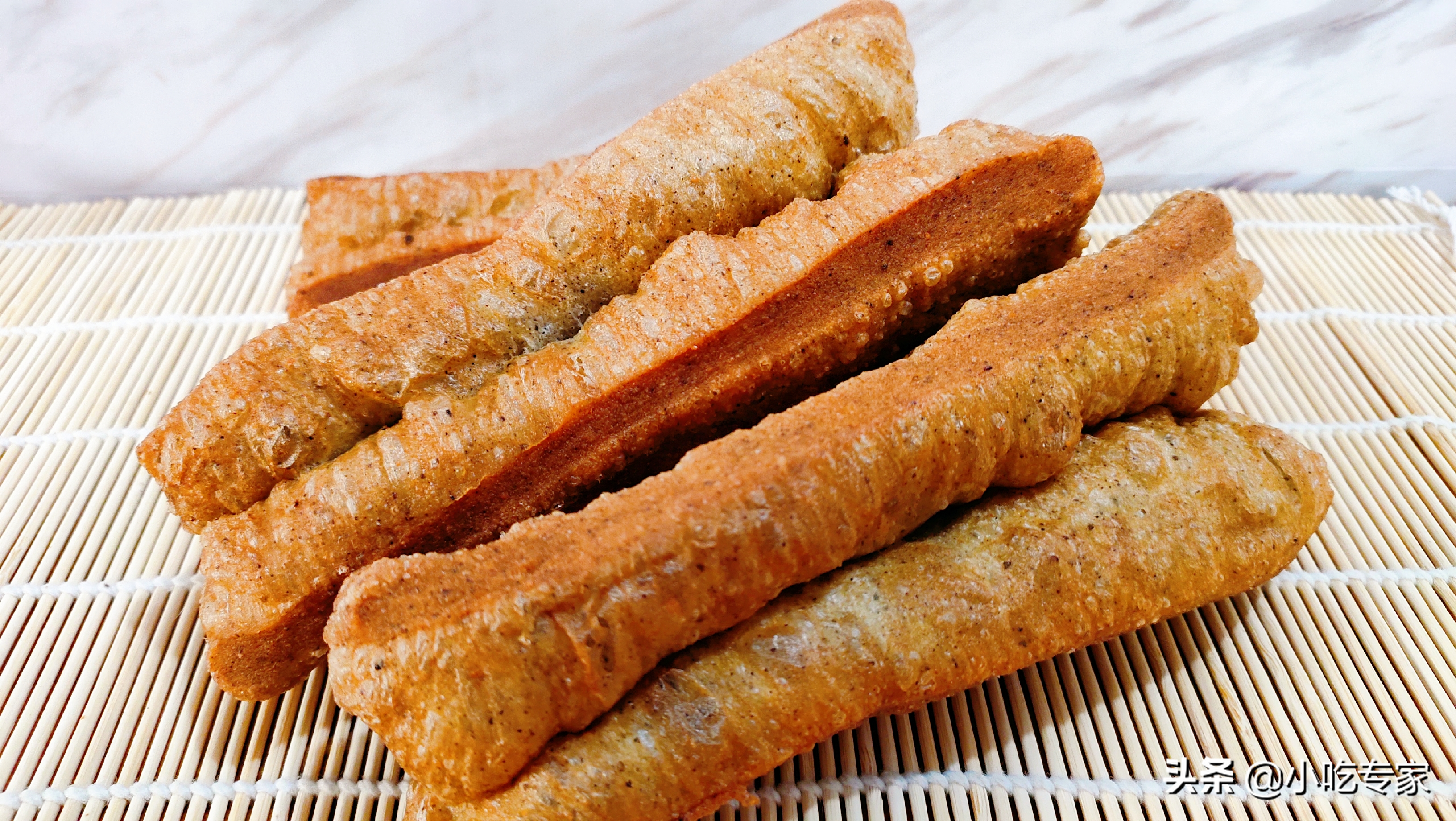 10年面点师详细讲解黑芝麻香酥油条做法，新手也能做的蓬松酥脆