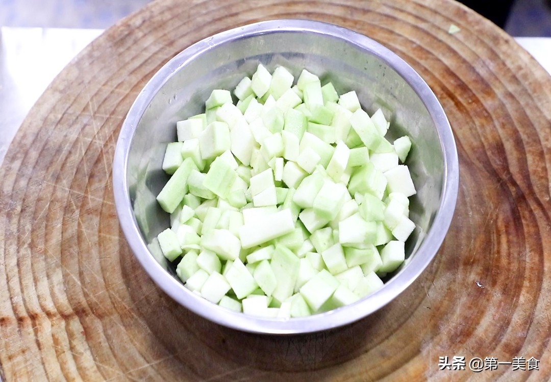 茄子打鹵面如何做好吃，廚師長(zhǎng)教你一招，鹵香勁道，方便快捷