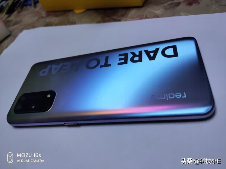 預算2500元這兩款手機最值得入手，旗艦機性能+256G內(nèi)存